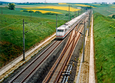 IC-Bahnstrecke mit Planumsschutzkies unterfüttert